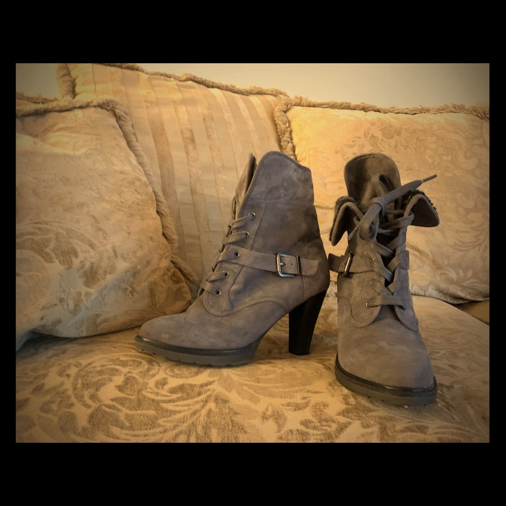 Shoe boots